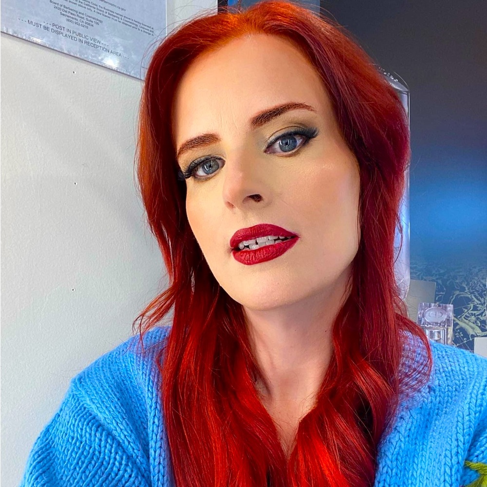 Meet your Posher, Chloe
